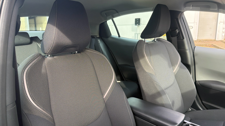 Toyota Prius 2.0 PHEV Design 5dr CVT Hatchback